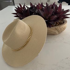 Perfect Hat for fun in the sun